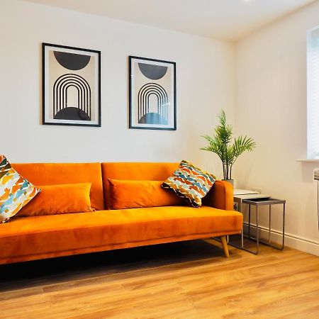 Private Parking Stylish Great Location Apartment Guildford Luaran gambar