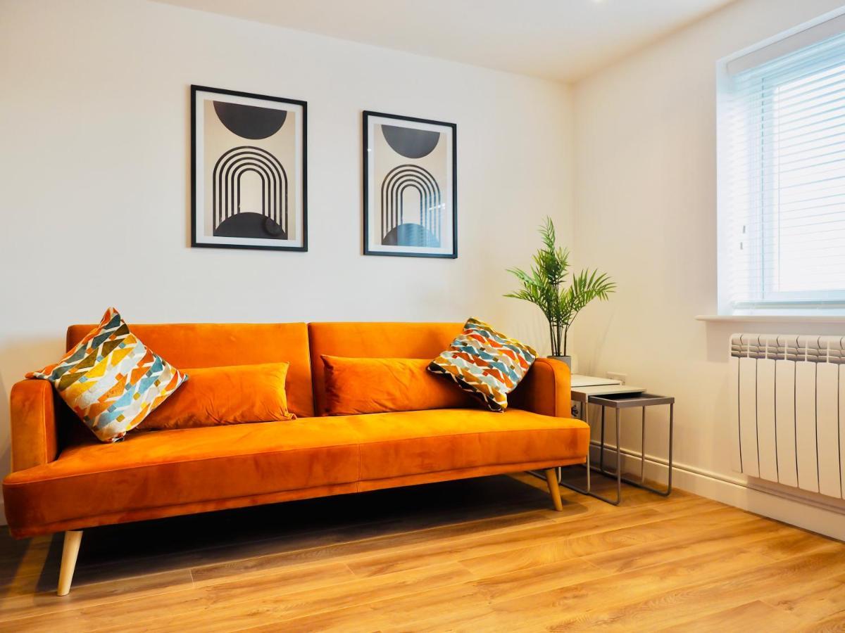 Private Parking Stylish Great Location Apartment Guildford Luaran gambar