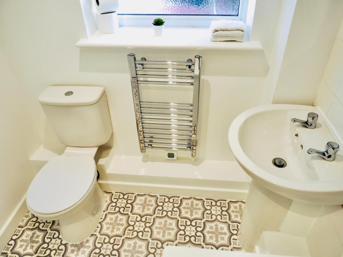 Private Parking Stylish Great Location Apartment Guildford Luaran gambar