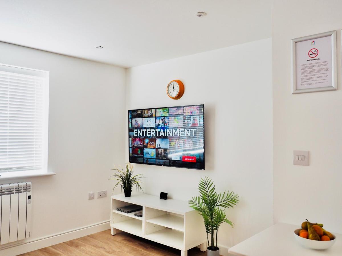 Private Parking Stylish Great Location Apartment Guildford Luaran gambar