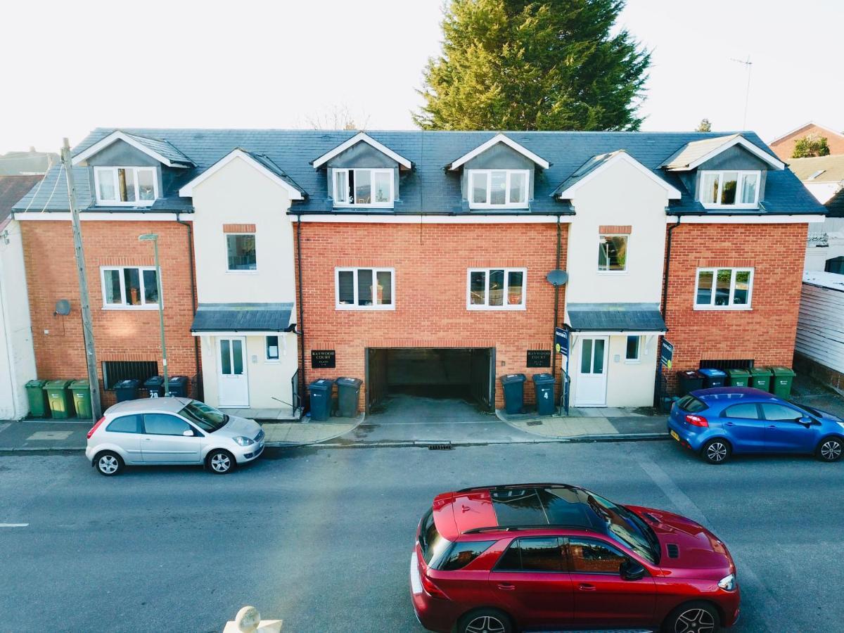 Private Parking Stylish Great Location Apartment Guildford Luaran gambar