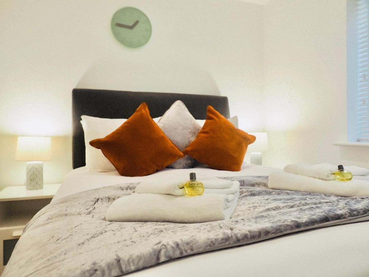 Private Parking Stylish Great Location Apartment Guildford Luaran gambar